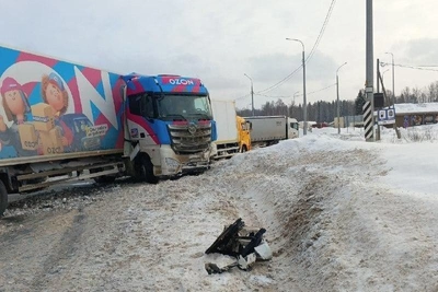 Perm Highway jammed after two trucks collide