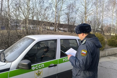 Приставы заставили ульяновку восстановить фасад дома