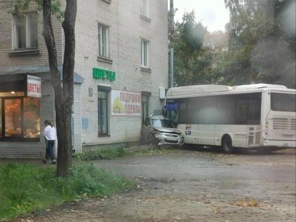 Источник: Мегаполис | ДТП и ЧП | Санкт-Петербург | Питер