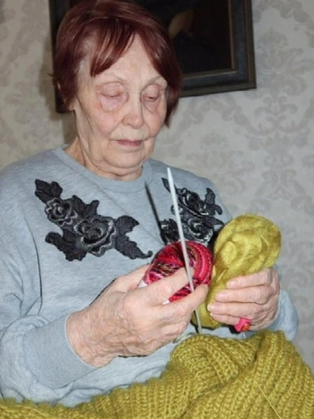 Тамаре Петровне 71 год, 47 лет она вяжет | Источник: Мария Конуперова / Личный архив