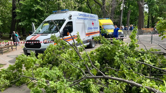 Служба спасения и реанимация не смогли помочь пожилой женщине и ребенку | Источник: Юрий Юрин / Telegram