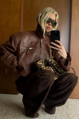 Единственный тренд, который мы забираем в новый сезон&nbsp;&mdash; воротник-стойка: 12 лучших моделей