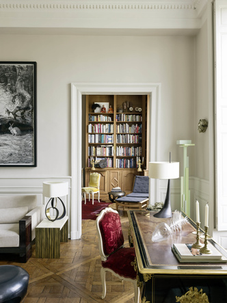 Редкий вид: парижская квартира Эрве ван дер Стратена и Бруно Фризони (фото 10.1)
