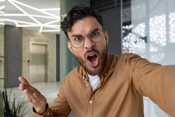 «Женщины получают все просто так, а мужчины только „должны“. Утопаю в жалости к себе»