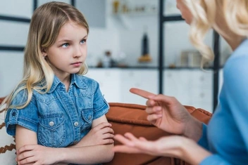 «Дочка с 5 лет мастурбирует. Мы и ругали ее, и пугали, и говорили с ней по-хорошему — все без толку»