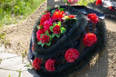 81-летняя пенсионерка устроила пожар на кладбище