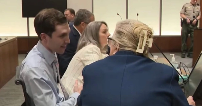 Адвокаты Робинсона и прокуроры штата конфликтовали на протяжении предварительных слушаний. | Источник: Court TV