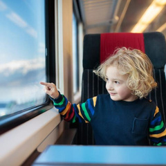 Дошкольникам разрешили бесплатно ездить на отдельных местах в пригородных поездах
