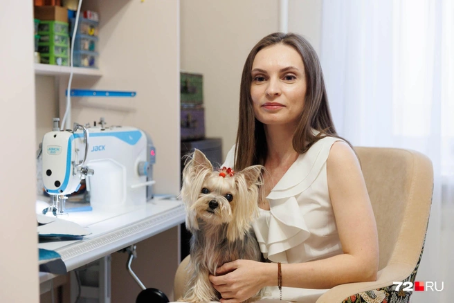 Уметь видеть красивое в повседневном и вкладывать в каждую сшитую вещь свою душу и любовь&nbsp;— таков негласный девиз Елены Матвиенко | Источник: Ирина Шарова / 72.RU