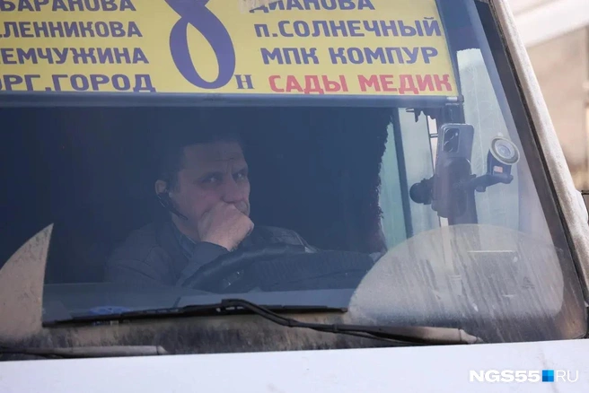 В ожидании очередного рейса  | Источник: Евгений Софийчук / NGS55.RU