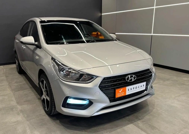 За этот Hyundai Solaris II просят 1,009&nbsp;млн рублей. Пробег&nbsp;— 155 тысяч километров, год выпуска&nbsp;— 2017, двигатель 1,6 литра (123&nbsp;л.&nbsp;с.), коробка передач механическая | Источник: Auto.ru