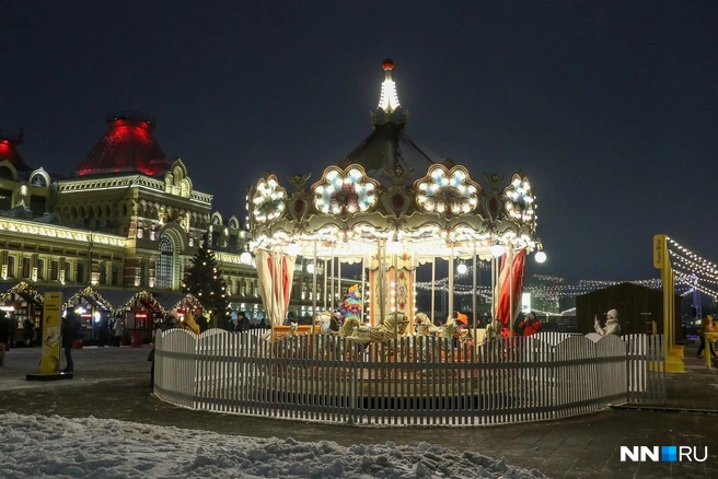 Карусель — одна из визитных карточек ярмарки | Источник: Наталья Бурухина / NN.RU
