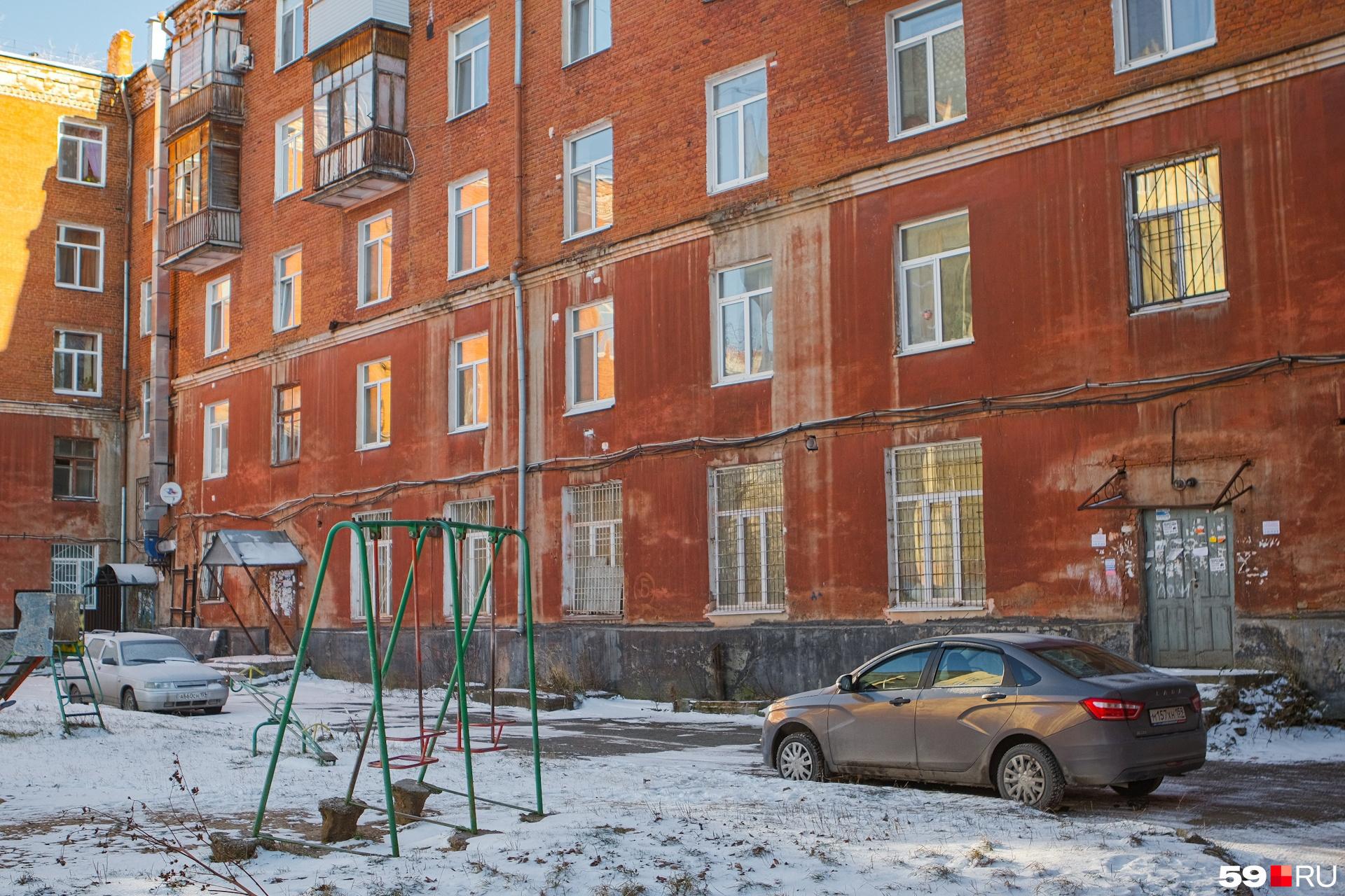 В одном из домов Перми ввели режим ЧС: жителей должны срочно расселить - 28  февраля 2023 - 59.ру