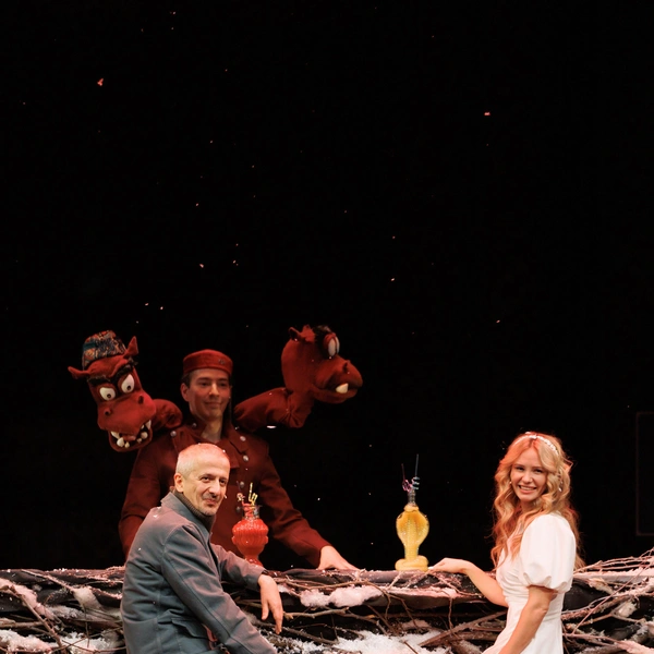 Мир моды и новые смыслы: как прошла премьера Ozon Селект в Драматическом театре на Малой Бронной