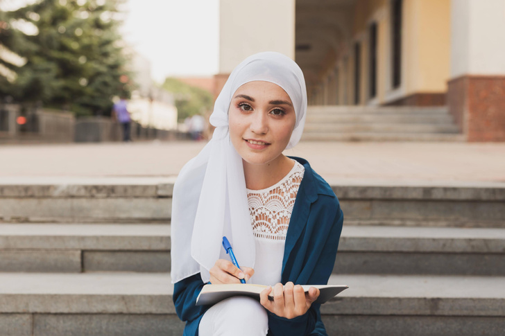 Во Франции запретили ношение мусульманского платья в школах