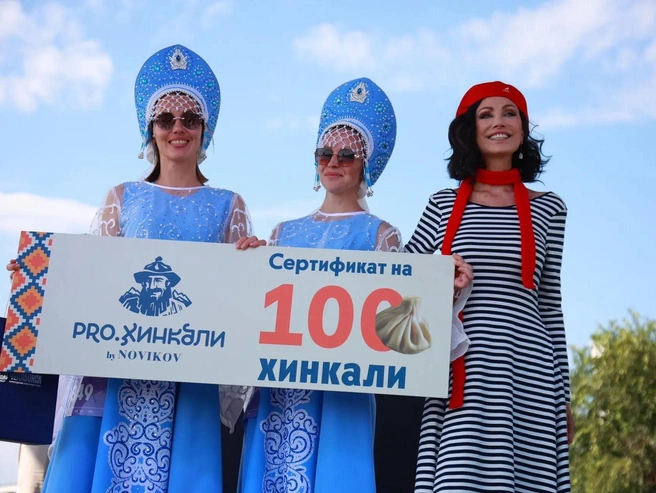 За девчонок можем быть спокойны: голодными точно не останутся | Источник: Дарья Пона 