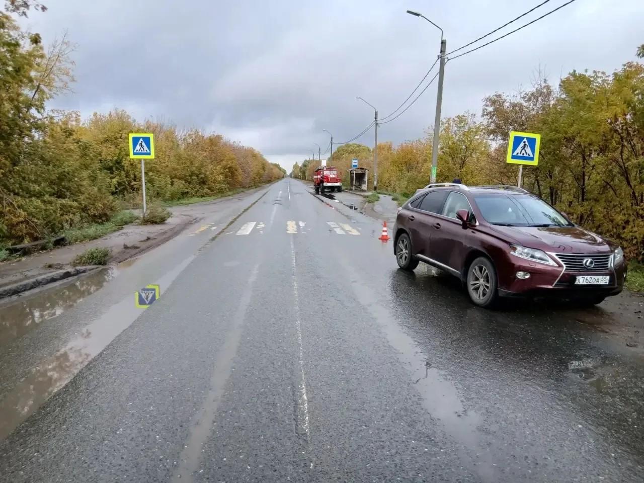 Омичка на Lexus сбила 11-летнюю девочку на «зебре» — ребенка отбросило на тротуар