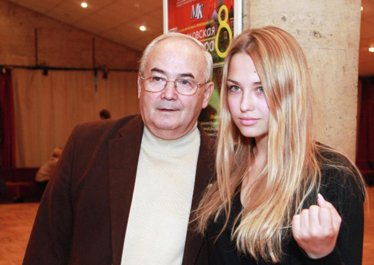 Почему Аглая Шиловская не попала в «Голос», лишилась отца и оттолкнула Ивана Стебунова