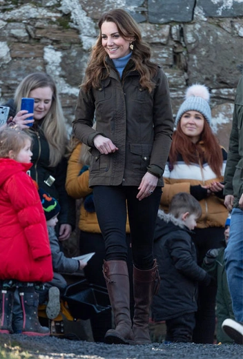 Герцогиня Кейт в Ньютаунардсе | marieclaire.ru