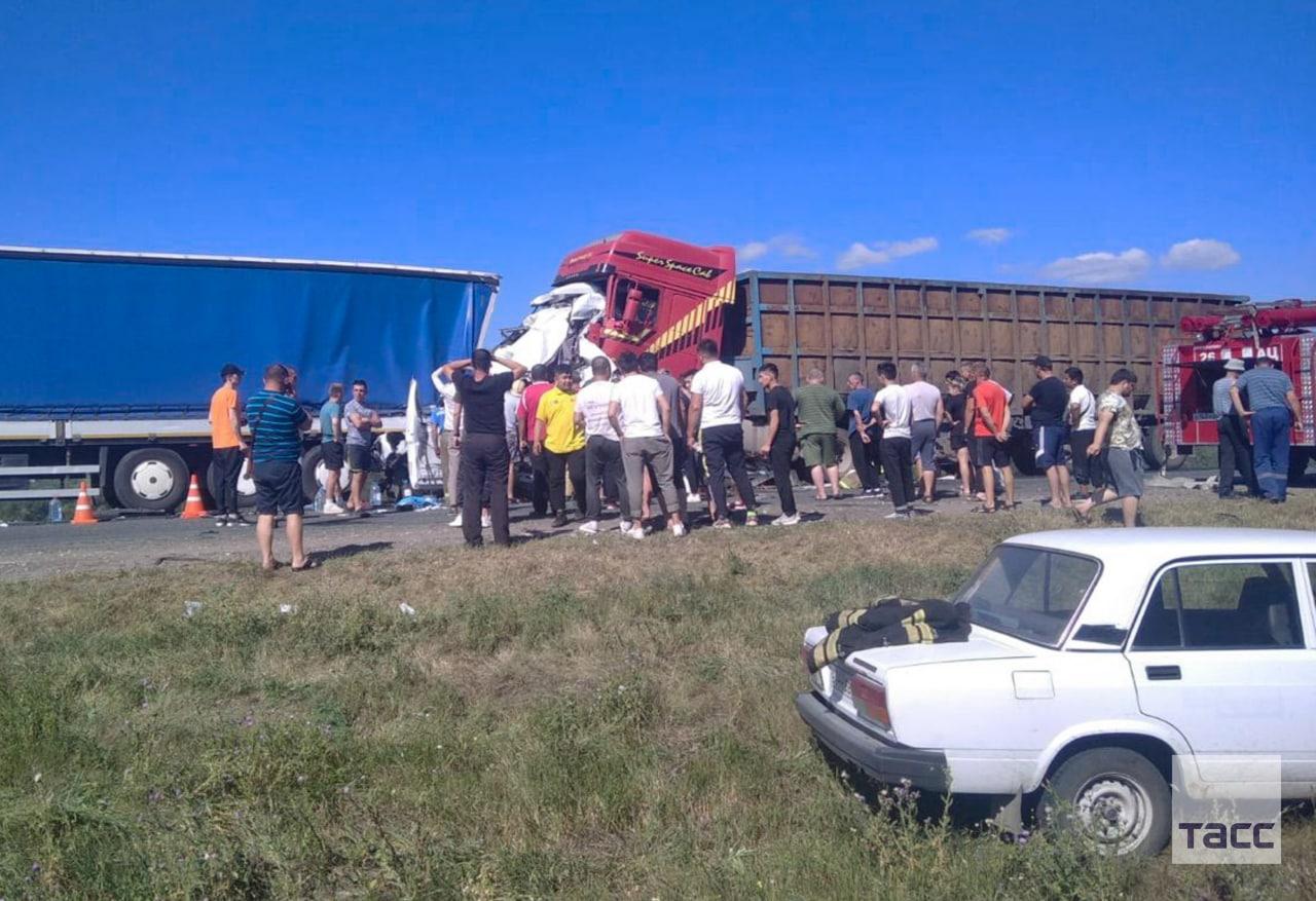 В Ульяновской области фура врезалась в микроавтобус, погибли 16 человек, 21  августа 2022 года - 21 августа 2022 - ЧИТА.ру