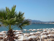 Россиянка бесследно исчезла в Турции при загадочных обстоятельствах, оставив в отеле 12-летнего сына