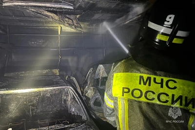 В Шимановске сгорел гараж с машинами