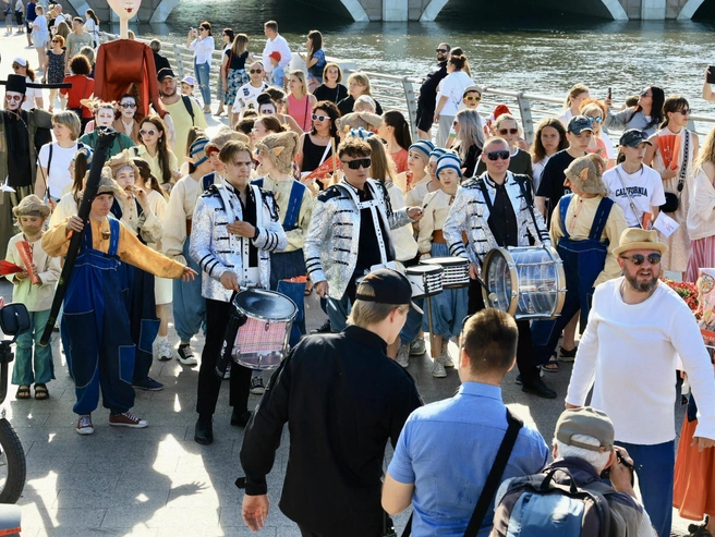 Участвуют профессиональные коллективы из Санкт-Петербурга, Омска, Казани, Самары и Челябинской области | Источник: Михаил Шилкин