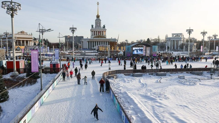 7 самых красивых катков Москвы — 2 из них впервые открыли этой зимой