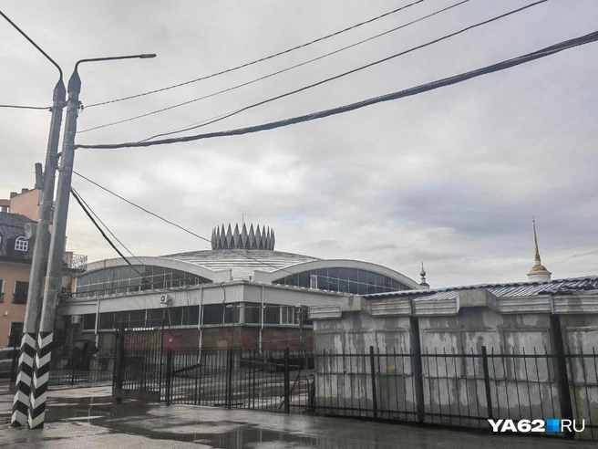 Рязанский «Центральный» рынок — одно из самых узнаваемых зданий в городе | Источник: Кристина Мельникова / YA62.RU