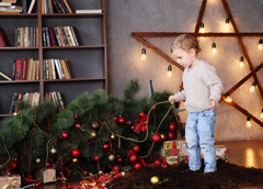 Нам это предстоит: что обычно дети творят дома на новогодних каникулах — 15 фото, от которых хочется плакать