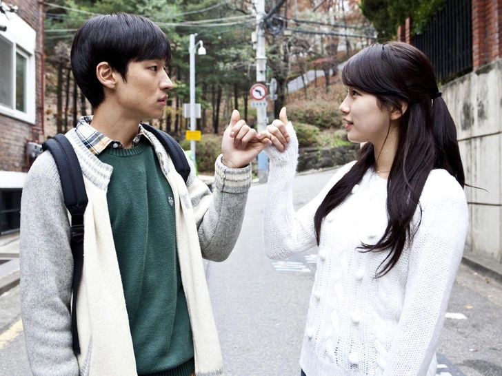 Пэ Сюзи в роли Со Ён | Источник: Кадр из фильма «Введение в архитектуру»