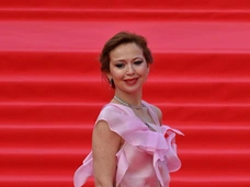 Елена Захарова переживает из-за отношений дочери с парнями: «Не слишком рано? Человеку семь с половиной лет»
