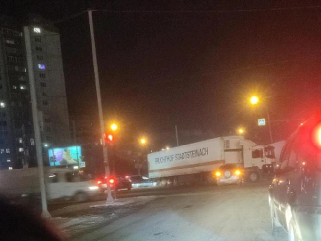 Затор сформировался в сторону площади Карла Маркса | Источник: Сергей Акилин/2ГИС