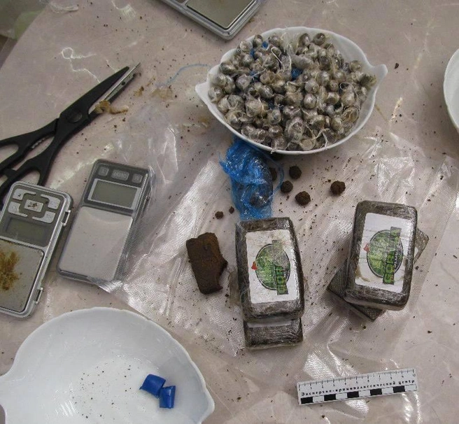 Мужчина устроился на работу «закладчиком» в интернет-магазин | Источник: Восточно-сибирская транспортная прокуратура / T.me