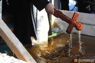 Как безопасно провести крещенские купания с ребенком