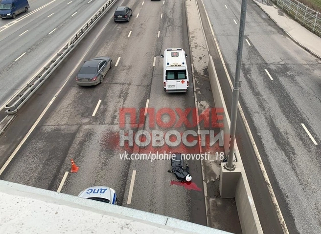 В Москве мотоциклист погиб после падения с эстакады | ya62.ru