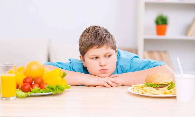 В России разрешили лечить детей от ожирения с помощью ушивания желудка