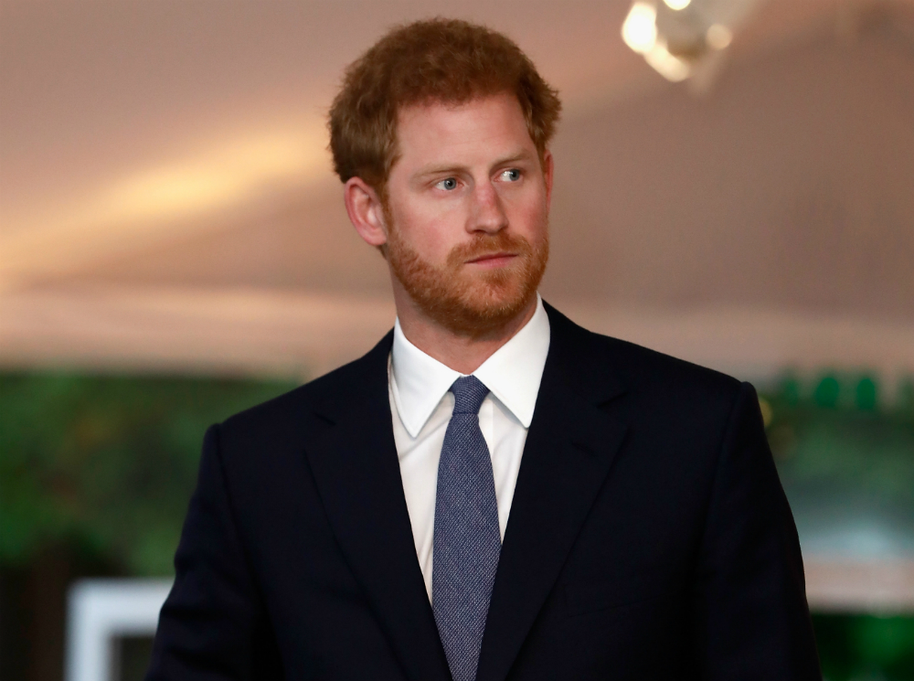 Принц Лицемерие: вернувшийся на родину Гарри разочаровал британцев (снова) | marieclaire.ru