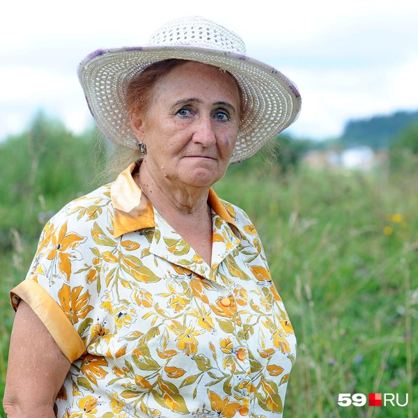 Началось все с Людмилы — возле ее дома в Шеметях снимали первые сцены | Источник: Ирина Тропина / 59.RU