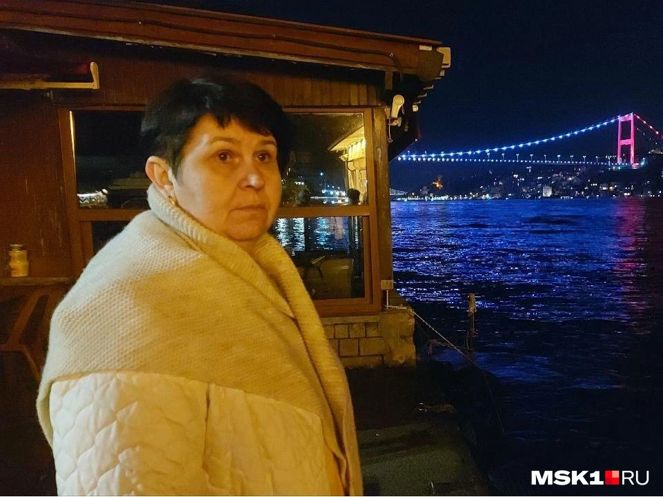 Галина Свечникова прилетела в Стамбул в день рождения пропавшего сына | Источник: Анна Голубницкая/ MSK1.RU