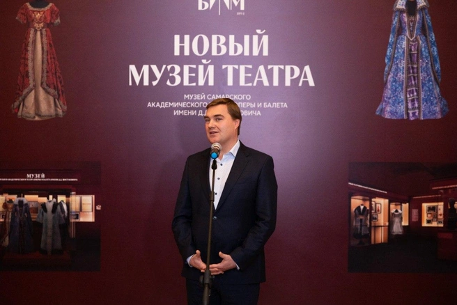 Художественный руководитель и главный дирижёр Самарского академического театра оперы и балета имени Д. Д. Шостаковича Евгений Хохлов | Источник: Анна Рубакова