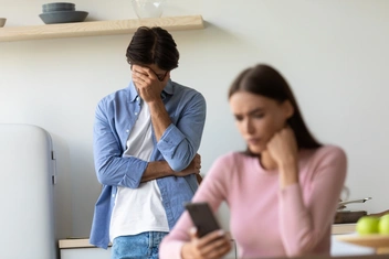 «Жена отправила откровенные фото другому. Я простил ее, но до сих пор не могу забыть об этом поступке»