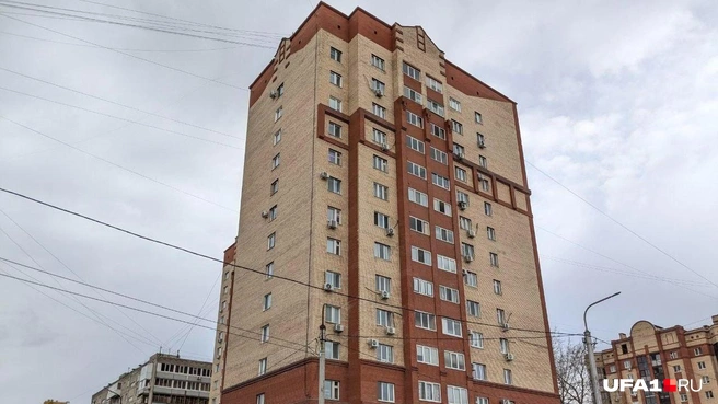 Внимание на правый нижний угол фото | Источник: Булат Салихов / UFA1.RU