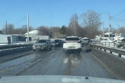 «Доски скачут»: временный мост в Новосибирске приходит в негодность