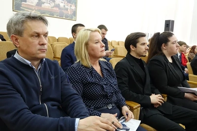 Депутаты облдумы на заседании в Великом Новгороде