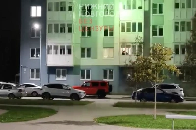 На Автозаводе запустили фейерверк с балкона