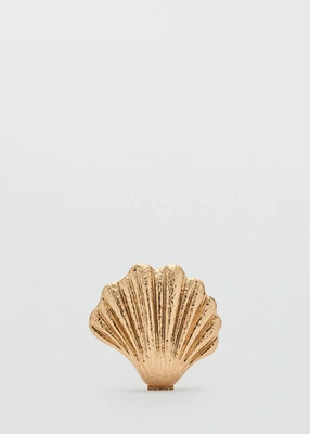 https://shop.mango.com/ru/ru/p/%D0%B6%D0%B5%D0%BD%D1%81%D0%BA%D0%B0%D1%8F/%D1%81%D1%83%D0%BC%D0%BA%D0%B8/%D0%BC%D0%B0%D0%BB%D0%B5%D0%BD%D1%8C%D0%BA%D0%B8%D0%B5/%D0%BA%D0%BB%D0%B0%D1%82%D1%87-%D0%B2-%D1%84%D0%BE%D1%80%D0%BC%D0%B5-%D1%80%D0%B0%D0%BA%D1%83%D1%88%D0%BA%D0%B8_17071177