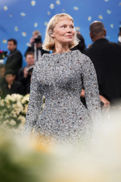 Памела Андерсон на Met Gala 2025 | Источник: Copyright © 2025 BACKGRID, Inc.