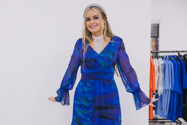 Яркий праздничный аутфит, который легко превратить в повседневный лук | Источник: Инна Кузнецова