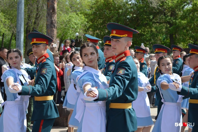 «Вальс Победы» прошел в выставочном комплексе «Салют, Победа!» | Источник: Анастасия Баринова / 56.RU